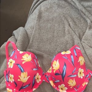 Women’s PINK bra 💞